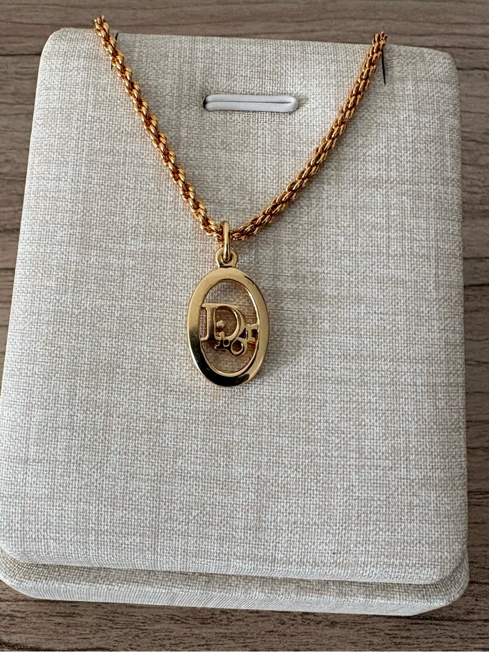 Dior vintage CD Gold-Tone Oval Pendant Necklace